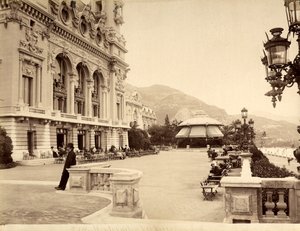 La terraza frente al mar cerca del Casino de Montecarlo, en Mónaco de Italian Photographer