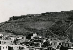 Vista de las murallas helenísticas en la esquina noreste de la Acrópolis, Ammán, Jordania de Italian Photographer