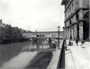 Ponte Vecchio y la Fachada de la Galería Uffizi