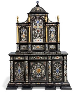 Gabinete italiano con montura de ormolú, marfil y piedras duras incrustadas en ébano y ebonizado de Italian School