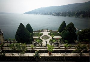 Palacio barroco de Vitaliano I Borromeo de 1632, Isola Bella, Lago Maggiore, Italia de Italian School