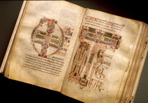 Doble página de un manuscrito litúrgico del siglo XI. (Ms.B 8, folios 170v. 171r.) De Sant