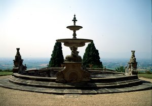 Fuente, Villa Celle de Italian School