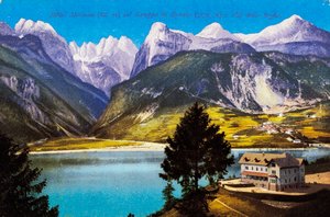 Hotel Molveno con el Grupo de Brenta y Val delle Seghe, tarjeta postal, Trentino-Alto Adigio, Italia, siglo XX. de Italian School