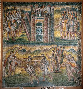 Escenas del Libro de Josué: La toma de Jericó, Los siete sacerdotes llevando el Arca de la Alianza (mosaico) de Italian School