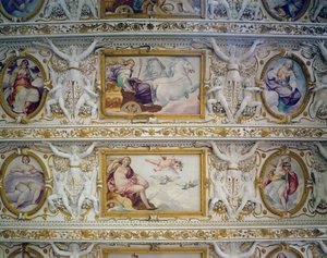 El salón del primer piso, (detalle) de figuras mitológicas, decoración del techo