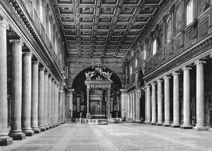 Vista interior de la nave principal de Italian School Italian School