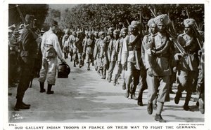 Nuestras valientes tropas indias en Francia camino a luchar contra los alemanes