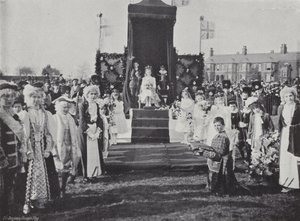 Festival del Primero de Mayo en Knutsford, coronación de la Reina