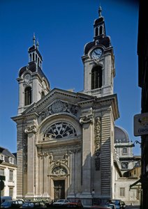 Vista de la capilla del Hôtel-Dieu rediseñada por el arquitecto Jacques Germain Soufflot