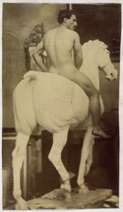 Estudio de un modelo desnudo masculino, sentado sobre un caballo de yeso, en el estudio de Jacques de Lalaing, posible estudio preliminar para Retrato ecuestre, Museo de Bellas Artes de Gante