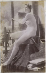 Estudio de un modelo desnudo femenino, sentado en el podio y visto de lado, en el estudio de Jacques de Lalaing, estudio preliminar para la tumba de Fernand Scribe en el cementerio de Gante de Jacques Lalaing (attributed to)