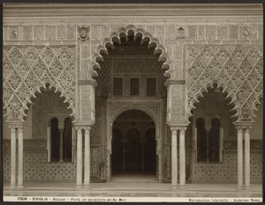 Alcázar, puerta al dormitorio de los reyes moros de James Anderson
