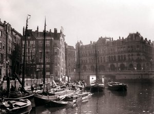 Barcos en el canal, Róterdam de James Batkin