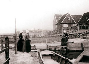 Mujeres en traje tradicional, Isla Marken, Países Bajos, 1898 de James Batkin