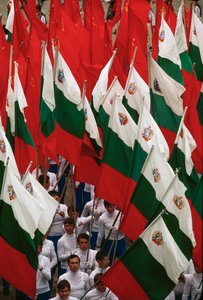 Procesión de banderas búlgaras durante las celebraciones del Día Nacional. Sofía, Bulgaria.