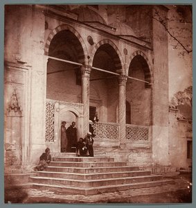 «Pórtico de la Süleymaniye» [Estambul. Pórtico de la mezquita de Süleymaniye] de James Robertson