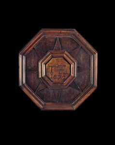 El gabinete de valores tallado y aplicado de Joseph y Bathsheba Pope, Salem, Massachusetts de James Symonds