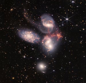 Quinteto de Stephan (NIRCam y MIRI) de James Webb Space Telescope (NASA)