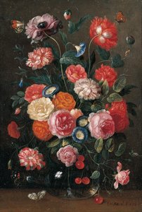 Rosas, claveles, gloria de la mañana, una amapola y una ramita de cerezas en un jarrón de vidrio, una pared marrón, una punta naranja, un Almirante Rojo y una mariposa urraca en una mesa, 1676 de Jan van Kessel