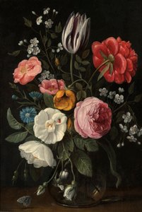 Rosas, un tulipán, una peonía, un cerezo en flor y un centauro en un jarrón de cristal sobre una repisa de Jan van Kessel the Elder