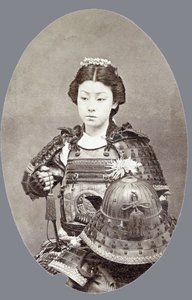 Una samurái femenina de Japanese Photographer