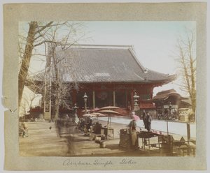 Templo Asakusa, Tokio, Japón (foto en blanco y negro coloreada a mano) de Japanese Photographer
