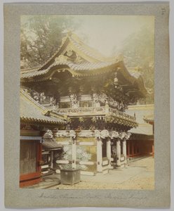 Dentro de la Puerta China, Tōshō-gū, Nikko, Japón de Japanese Photographer