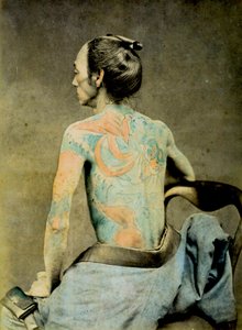 Hombre japonés con tatuajes tradicionales Irezumi, c.1890