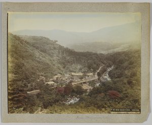 Nueva carretera, Kiga, cerca de Miyanoshita, Prefectura de Kanagawa, Japón de Japanese Photographer