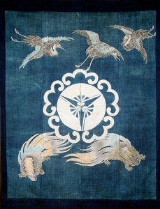 Arte japonés: lienzo de algodón cubierto con símbolos de felicidad y longevidad. Siglo XIX. Colección privada.
