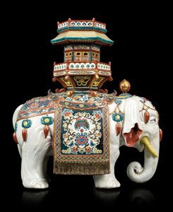 Elefante estilo Kakiemon de Japanese School