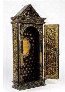 Santuario portátil cristiano Namban, diseñado para contener una estatuilla religiosa, período Momoyama de Japanese School