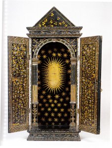 Santuario portátil cristiano Namban, diseñado para contener una estatuilla religiosa, período Momoyama de Japanese School