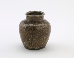 Pequeña jarra de té para uso comercial, Shigaraki, prefectura de Shiga, era Meiji