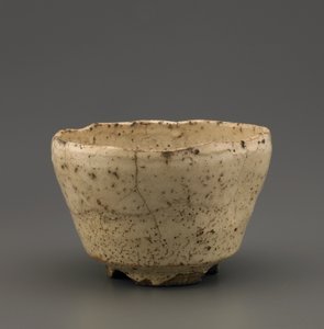 Cuenco de té con pie dentado, prefectura de Yamaguchi, Período Edo