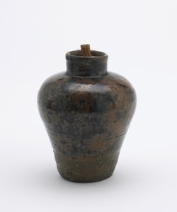Caddy de té, en forma de jarra, usado como botella para caramelos, prefectura de Aichi, período Edo de Japanese School