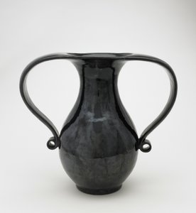 Jarrón en forma de mimikuchi, Seto, prefectura de Kioto o Aichi, período Edo o era Meiji de Japanese School