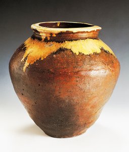 Jarrón producido por la fábrica de Echizen de Japanese School