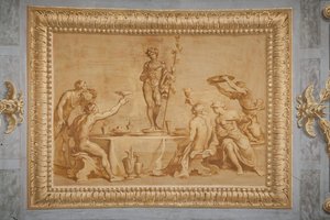 Relieve dorado de imitación, con la estatua de Baco rodeada de unos oferentes que levantan copas de vino de Jean Boulanger