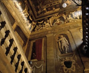 Arquitectura barroca: escalera pintada en trampantojo (siglo XVII). Hotel de Chateaurenard. Aix en Provence, Bouches du Rhone.
