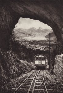 Ferrocarril eléctrico Arth Rigi (foto en blanco y negro) de Jean Gaberell