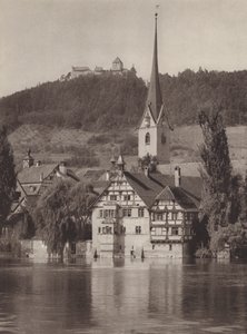Suiza: Stein a orillas del Rin, el monasterio mirando hacia el castillo de Hohenklingen (foto en blanco y negro) de Jean Gaberell