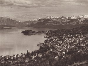 Suiza: El lago de Zúrich, Horgen, el Au y los Alpes (foto b/n) de Jean Gaberell
