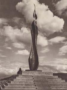 Suiza: Monumento a la guerra en el Forch, cerca de Zúrich (foto en blanco y negro)