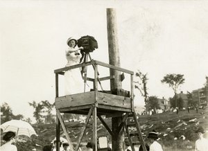 Beals trabajando, c.1905-40 de Jessie Tarbox Beals