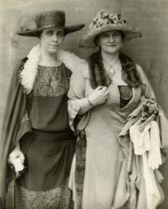 Sra. Coolidge y su amiga Sra. Frances Parkinson Keyes, 1924