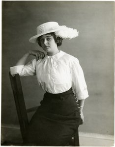Blusa de seda blanca, McCreery