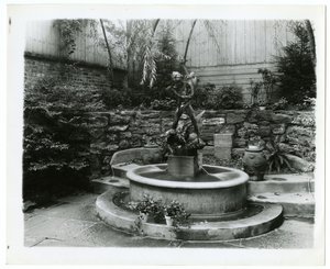 Fuente del jardín, c.1905-40 de Jessie Tarbox Beals