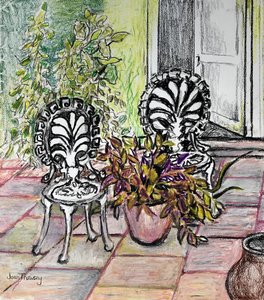 Sillas en la Terraza, con macetas de Joan Thewsey